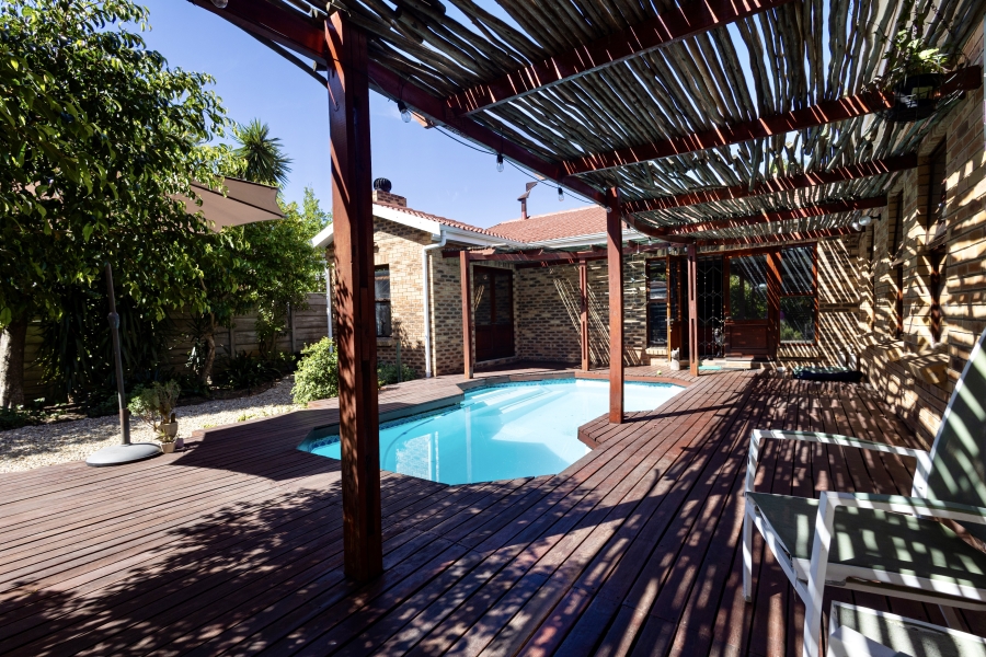 4 Bedroom Property for Sale in Sonstraal Heights Western Cape